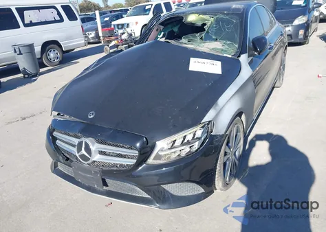 2020 Mercedes-Benz C 300 z USA, uszkodzony, nr VIN WDDWF8DB2LR545092